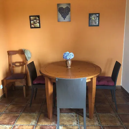 Apartamento En Banugues. El Monte 아파트
